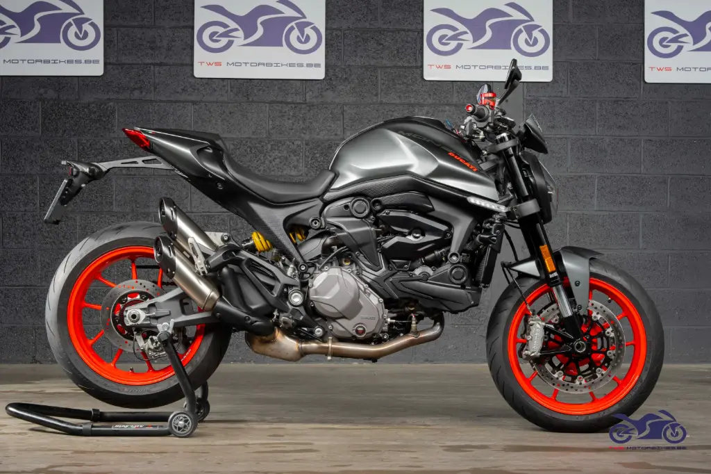 DUCATI MONSTER 937