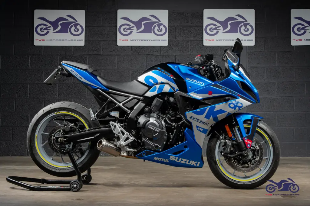 SUZUKI GSX-8R