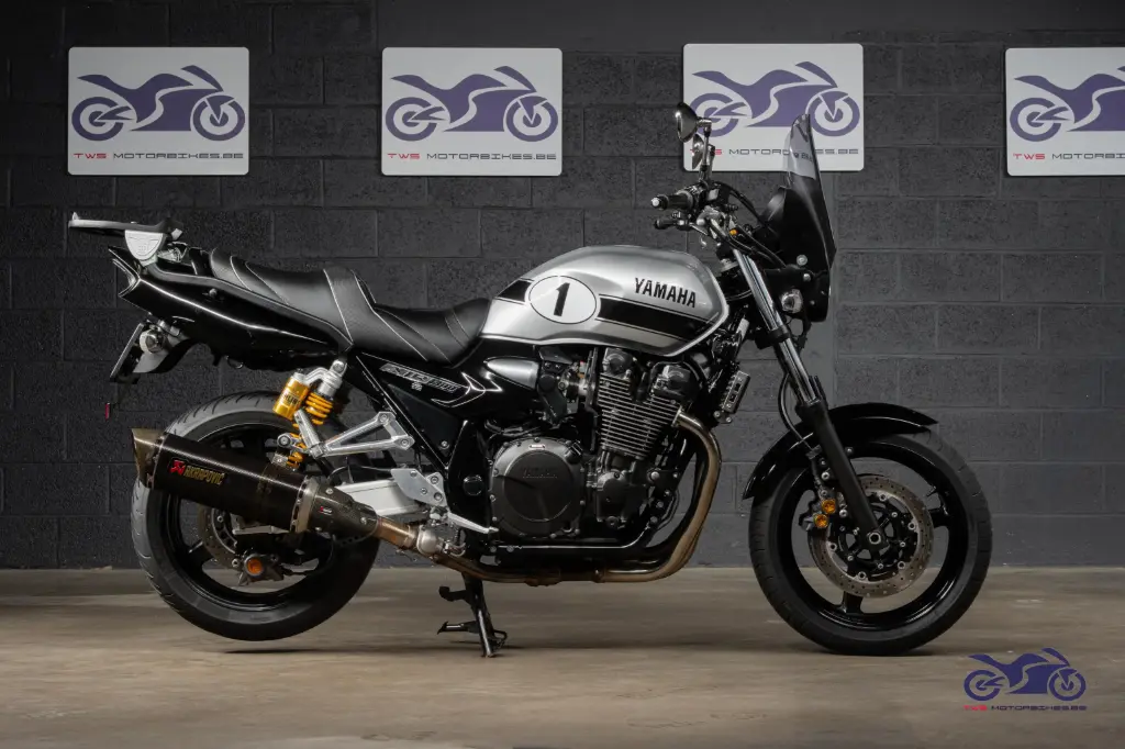 YAMAHA XJR 1300