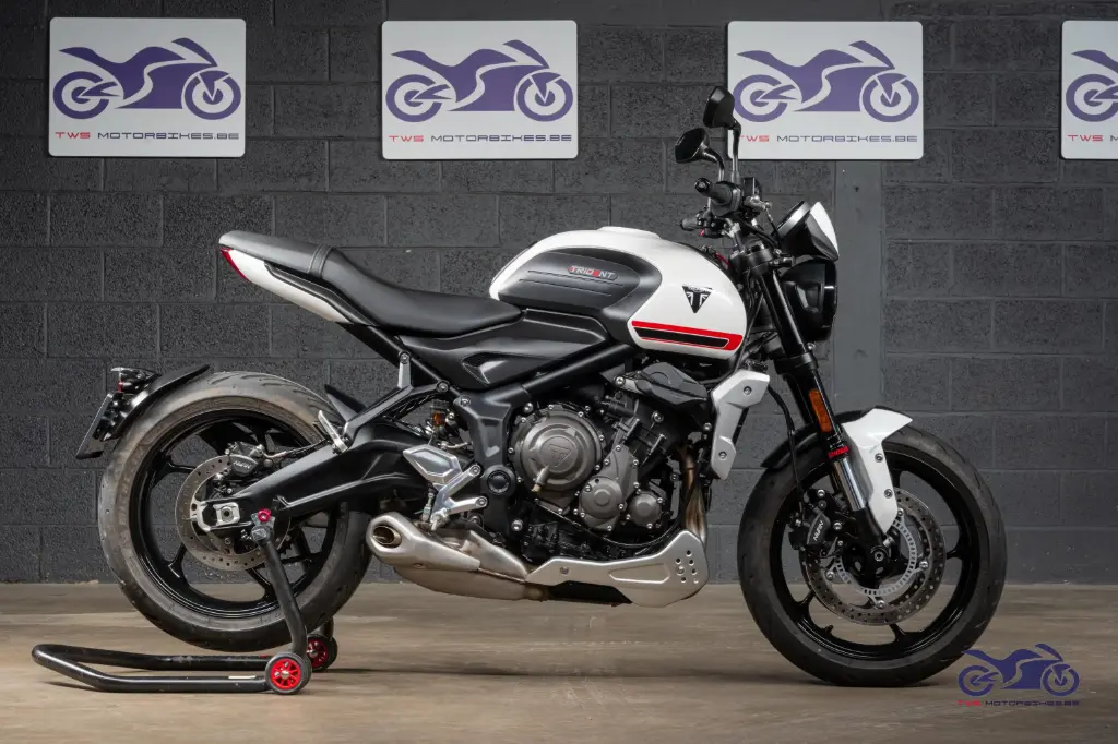TRIUMPH TRIDENT 660