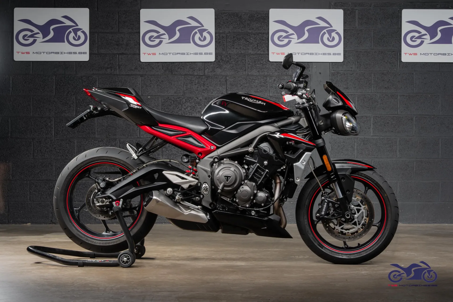 TRIUMPH STREET TRIPLE R