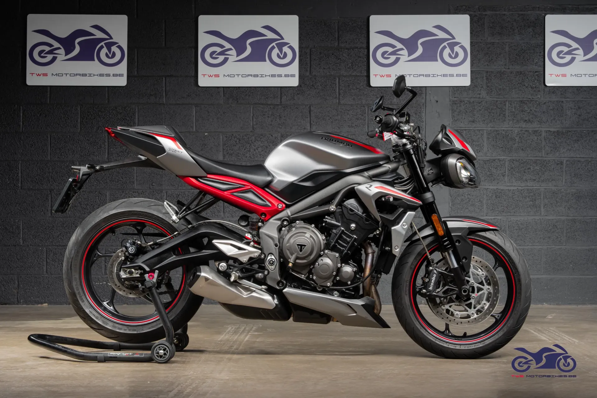 TRIUMPH STREET TRIPLE R LOW