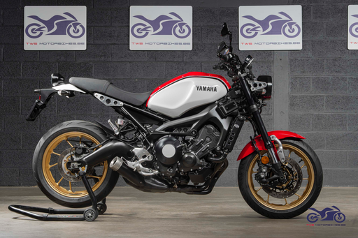 YAMAHA XSR 900