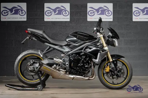 TRIUMPH STREET TRIPLE