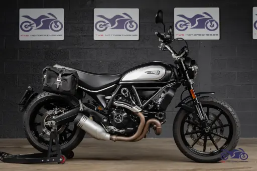 DUCATI SCRAMBLER 800 DARK